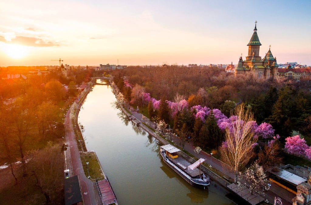 Amenajările de pe malul Canalului Bega, aproape de final